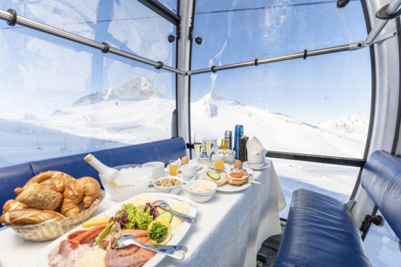 Breakfast for two in a private gondola is a unique dining experience on the Hintertux Glacier.
, © Hintertux Glacier