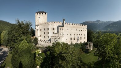 https://images.seekda.net/AT_UAB7-07-14-02/schloss_bruck.jpg