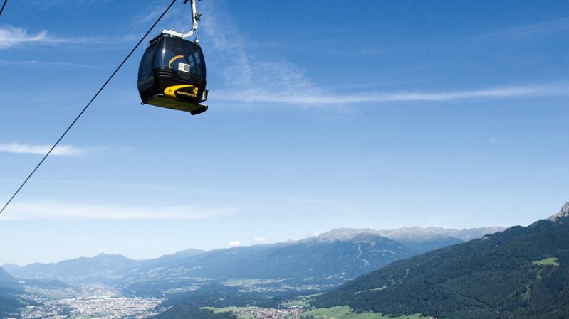 Eight-person cable car in Oberperfuss, © TVB Innsbruck