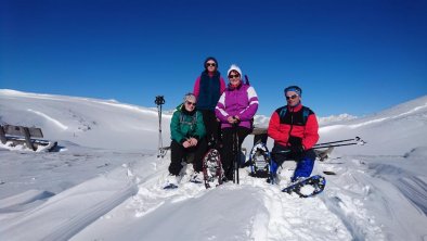 Schneeschuhwandern-angekommen am Gipfel