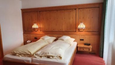 HOTEL WALDHORN, © bookingcom