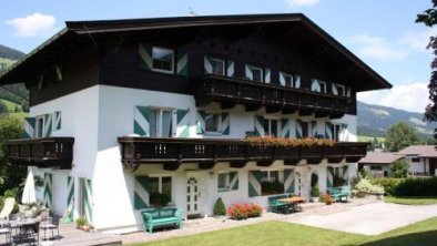 Apartments in Brixen im Thale 30446, © bookingcom