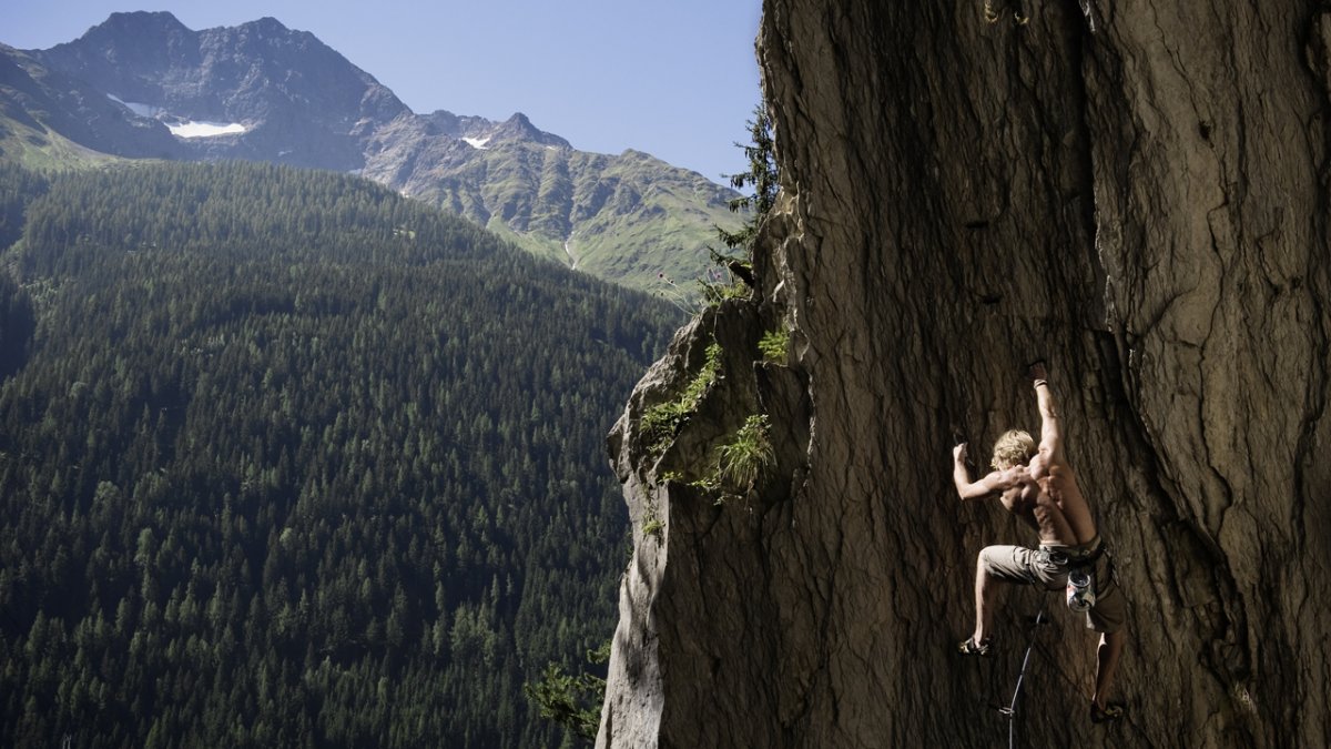 Rock climbing in St. Anton am Arlberg, © TVB St. Anton am Arlberg