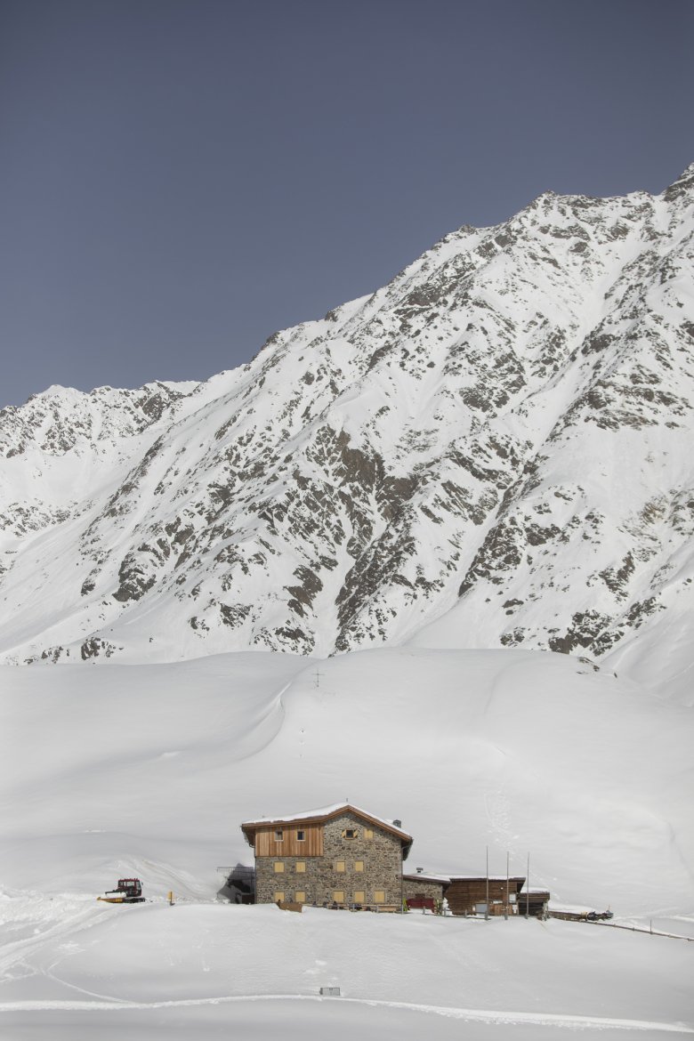The Amberger H&uuml;tte in the Stubai Alps.
, © Tirol Werbung / Frank Stolle