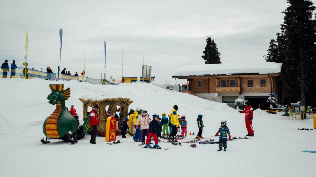 Children can look forward to plenty of fun activities both on and away from the ski slopes., © Tirol Werbung/Fritz Beck