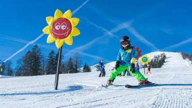 Kinder beim Skifahren in Achenkirch am Achensee_1