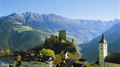 Ladis mit Blick auf Burg Laudegg (c) Serfaus-Fiss-