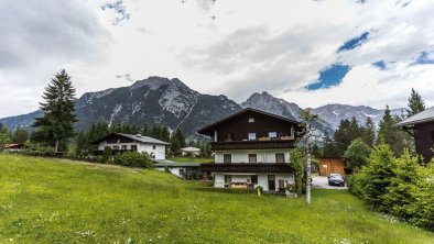 Ferienhaus Sylvia in Leutasch - mit Bergkulisse, © MoniCare