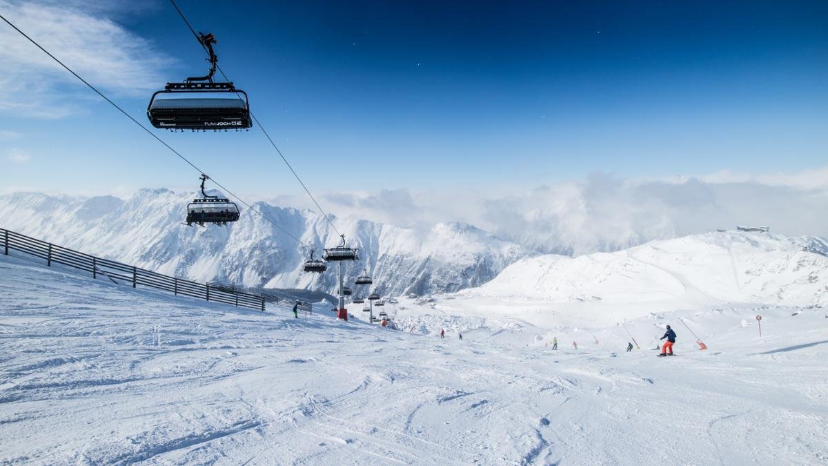 Ischgl is rightly known as one of the best ski areas in Europe. Paznaun also has three other resorts ideal for families: Kappl, See and Galtür., © TVB Paznaun - Ischgl