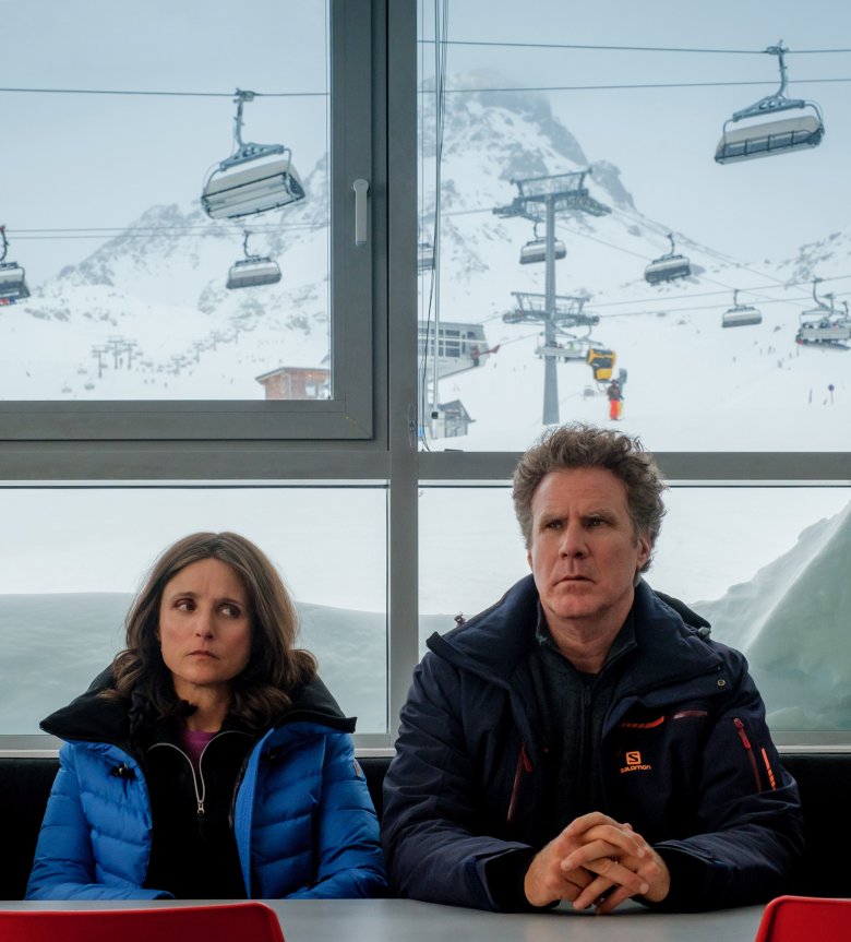 Billie and Pete Stanton in the office of the Heliport Idalp.
, © 2020 Twentieth Century Fox Film Corporation, Photo by Jaap Buitendijk