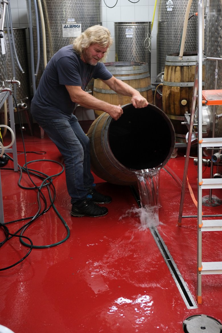 Peter buys the barrique barrels in France.