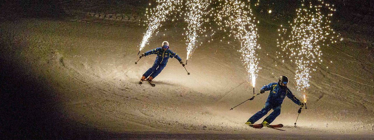 An electrifying evening of spectacular entertainment: The weekly “Snowfall – The Snow Must Go On” Ski Show in St. Anton, © TVB St. Anton am Arlberg / Jakub Sedivy