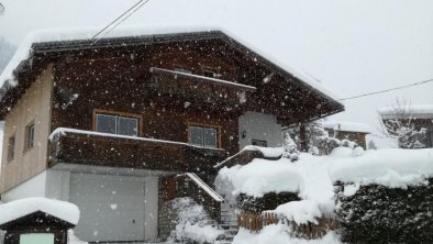 Bild vom Haus im Winter