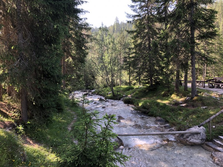 The Kneipp Water Therapy Facilities run through Salzbach Stream. © Region Seefeld