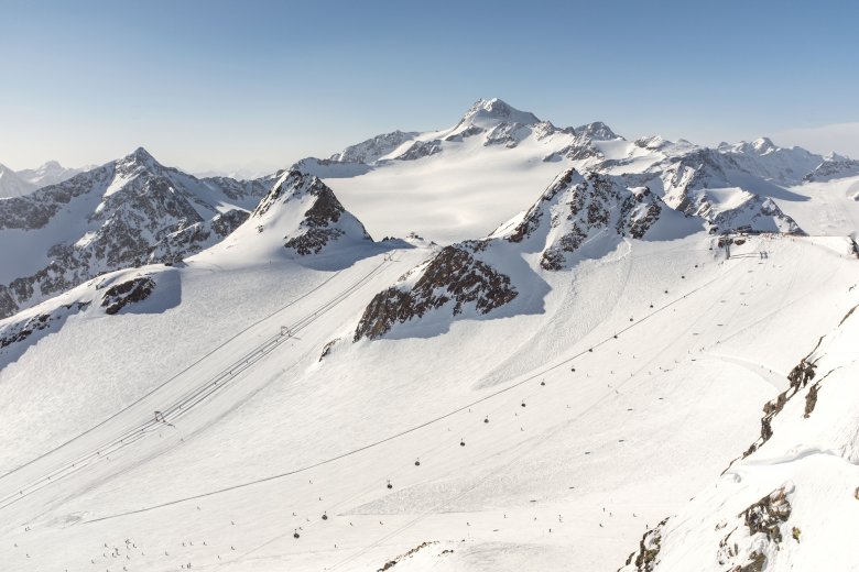 Wide slopes, expansive views: the S&ouml;lden-Hochs&ouml;lden Glacier Ski Area plays a significant role in many films., © Tirol Advertising - Robert Pupeter
