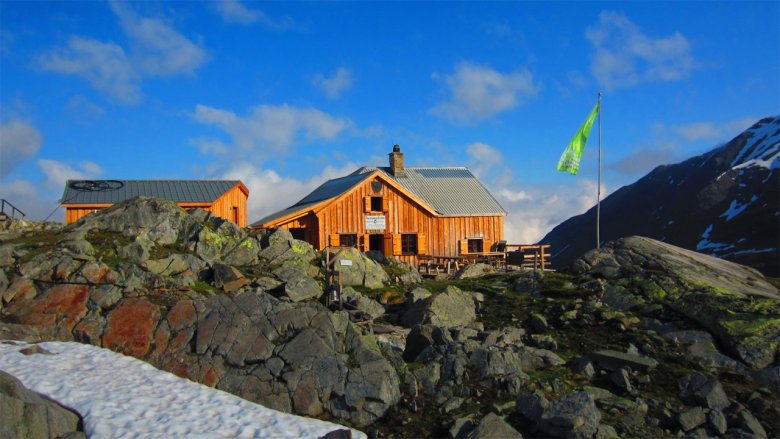 Volunteers welcome! The Rauhekopfh&uuml;tte is run in a somewhat different way to most other huts in Tirol.